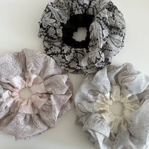Oversized Floral Paisley Scrunchie For Women Elegant Satin Patchwork Chiffon Hair Tie Large Ruffle Ponytail Holder Fashion Hair Accessories