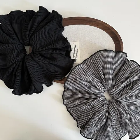 Chouchou Rétro Surdimensionné en Mousseline Plissée à Carreaux pour Femmes Style Coréen Grand Lien de Cheveux en Tissu Élastique