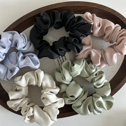 Elegante Satijn Haarelastiekjes Voor Vrouwen Minimalistisch Effen Kleur Elastische Scrunchies Veelzijdige Haaraccessoires Mode
