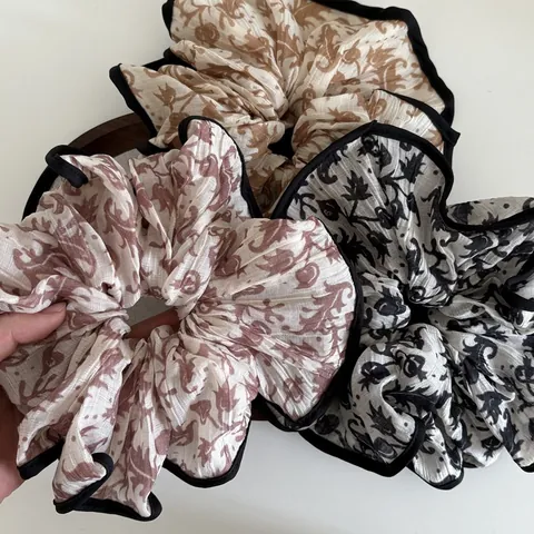 Scrunchie in Tessuto Grande a Fiori Vintage Francese Per Donna Elastico Per Capelli Con Bordino Nero Elegante