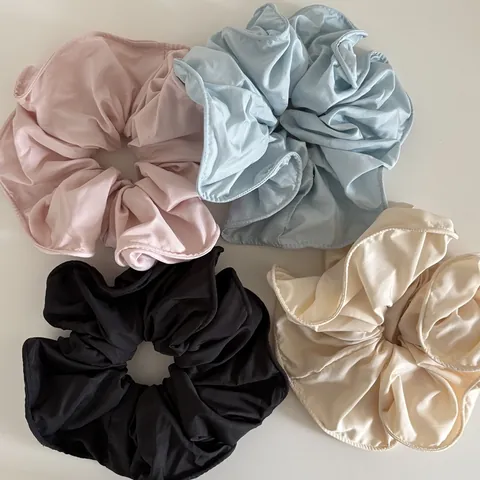 Sweet Satin Scrunchies For Women Oversized Pleated Ruffle Edge Hair Ties Solid Color Glossy Fabric Elegant Hair Accessories