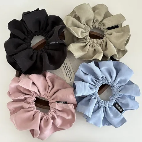 Solid Color Oversized Pleated Fabric Scrunchie Korean Style Elastic Hair Tie With Hand Made Label For Women Accessory