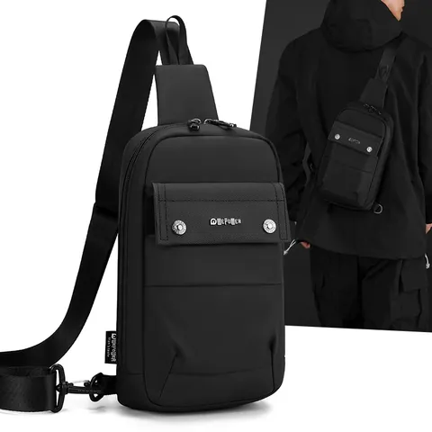 Borsa da Petto da Uomo in Nylon Spalmato Impermeabile Techwear Crossbody Sling Bag Leggera Sport Outdoor Borsa a Tracolla Minimalista Nero