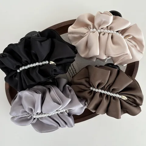 Elegant Satin Pleated Hair Claw Clip For Women With Faux Artificial Pearl Decorative Large Vintage Style Hair Clamp Jewelry Accessory