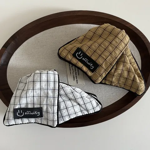 Korean Style Plaid Fabric Hair Claw Clip Triangle Shark Clip Vintage Hair Accessories For Women Girls Hair Styling Grip