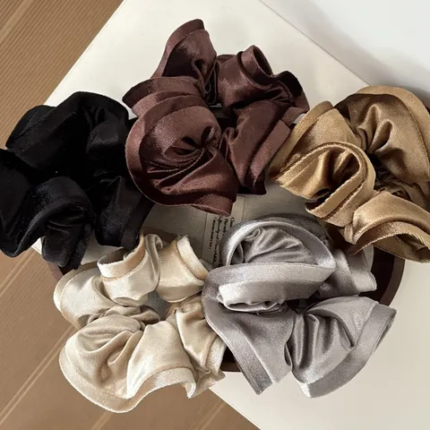 Korean Style Glossy Velvet Large Scrunchies For Women Elegant Solid Color Pleated Hair Ties Ponytail Holders Hair Accessories