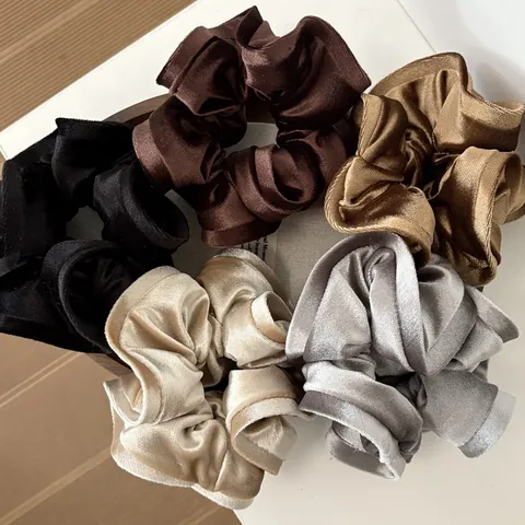 Korean Style Glossy Velvet Large Scrunchies For Women Elegant Solid Color Pleated Hair Ties Ponytail Holders Hair Accessories