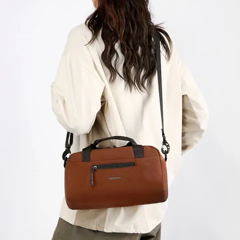 Unisex Large Capacity Waterproof Nylon Crossbody Bag Simple Fashion Techwear Handbag Multi-Functional Travel Gym Shoulder Bag