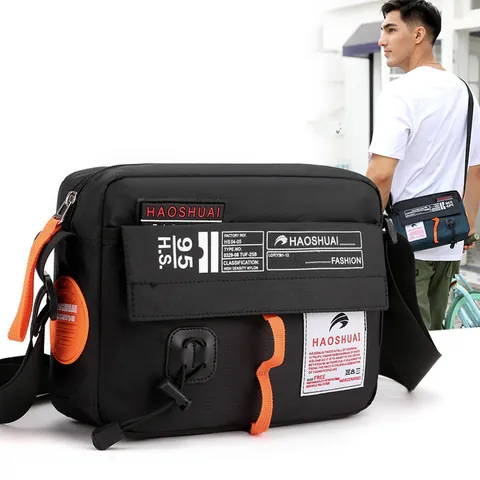 Sac Bandoulière Techwear Imperméable en Nylon pour Hommes Extérieur Urbain Sac Messager Fonctionnel Grande Capacité Sac Voyage
