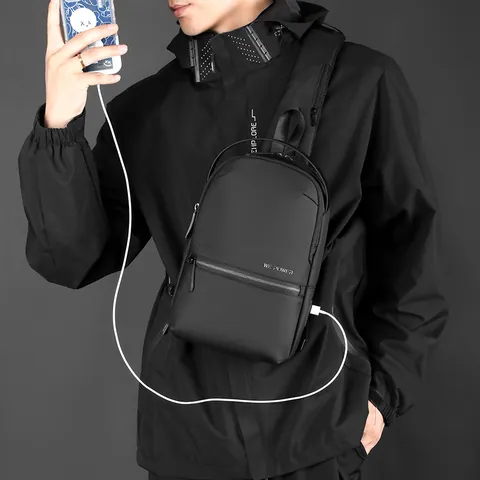 Sac de Poitrine Homme Imperméable en Nylon Port de Charge USB Sac Bandoulière Sac à Dos de Voyage Sport Mode Décontractée