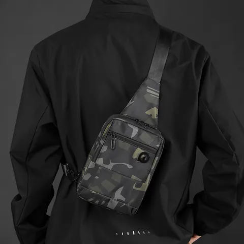Sac de Poitrine Imperméable en Nylon pour Hommes Grande Capacité Bandoulière Sling Bag Pack Tactique Décontracté Léger