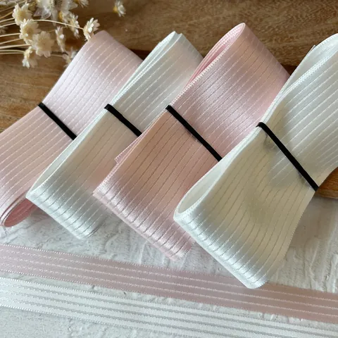 Nastro in Poliestere a Righe ad Alta Lucentezza Per Confezioni Regalo Lavori Manuali Fai da Te Decorazione Abiti Bambole Accessori a Fettuccia