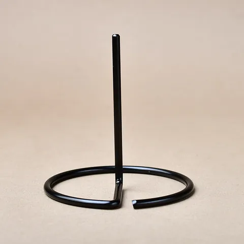 Support de Présentation en Métal Minimaliste Pour Spécimen de Cristal Minéral Base en Améthyste Ornement en Fer Décoration Bureau