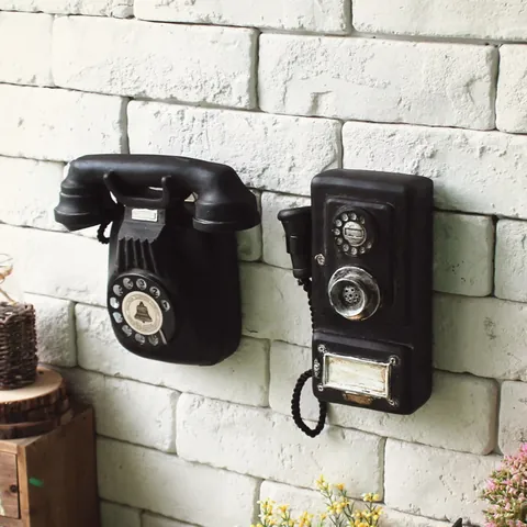Vintage Resin Old Fashioned Telephone Wall Hanging Decoration Retro Industrial Style Distressed Phone Model For Bar Cafe Home Decor