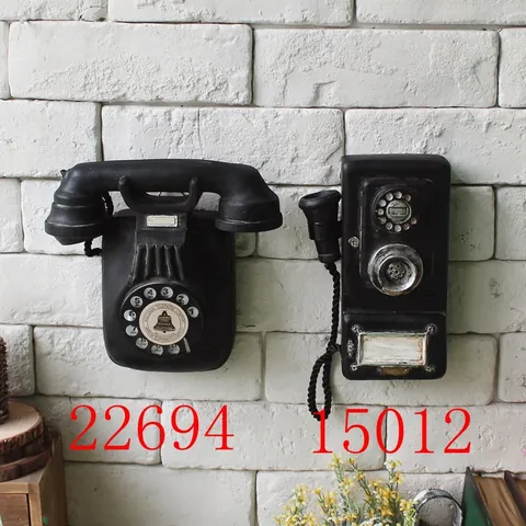Vintage Resin Old Fashioned Telephone Wall Hanging Decoration Retro Industrial Style Distressed Phone Model For Bar Cafe Home Decor