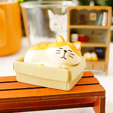 Japanese Style Miniature Sleeping Cat Resin Ornament Mini Storage Box For Paperclips Cute Desk Decoration Kitten Figurine