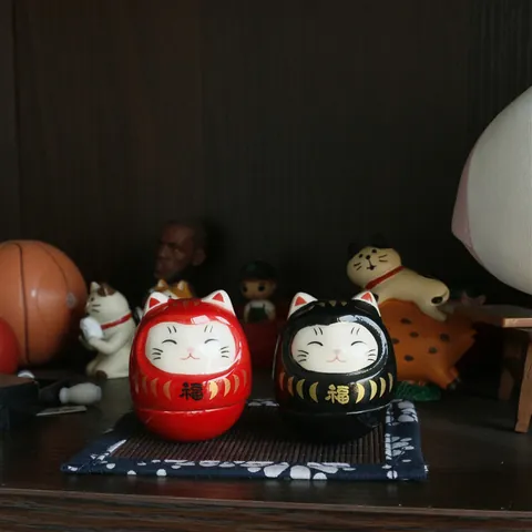 Japanese Style Daruma Lucky Cat Ceramic Ornament Mini Desktop Decoration For Home Office Good Luck Blessing Figurine Gift