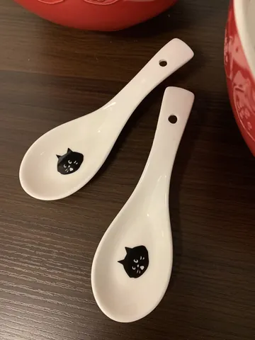 Japanese Style Cartoon Black Cat Ceramic Spoon White Porcelain Soup Spoon For Daily Dining Table With Hanging Hole