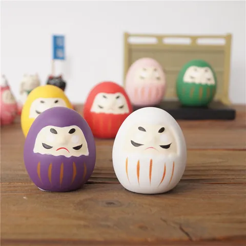 Estilo Japonés Daruma Muñeca de los Deseos Amuleto de la Suerte Figurita de Arcilla de Terracota Para Decoración de Escritorio Hogar Oficina Pequeño Regalo