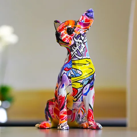 Statua di Cane Chihuahua Graffiti Colorati Moderna Figurina in Resina d'Arte Arredamento Casa Soggiorno Ufficio Ornamento Scultura Animale