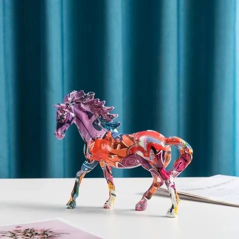 Moderner Amerikanischer Graffiti Pferd Statue Kreative Kunstharz Tier Skulptur Für Home Office Schreibtisch Kunst Dekoration