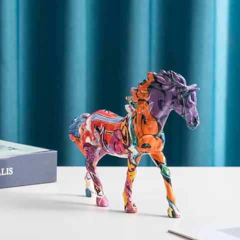 Moderner Amerikanischer Graffiti Pferd Statue Kreative Kunstharz Tier Skulptur Für Home Office Schreibtisch Kunst Dekoration