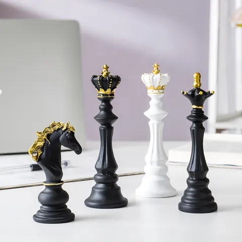 Moderne Europese Hars Schaakstuk Ornamenten Koning Koningin Paard Karakter Standbeelden Voor Thuis Kantoor Desktop Decor Cadeau