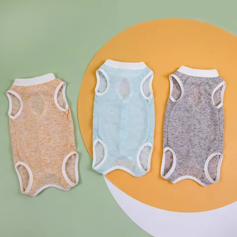 Combinaison de Récupération en Polyester Respirant pour Animaux de Compagnie Vêtements de Stérilisation Gilet Sans Manches Avec Boutons Bordure Côtelée