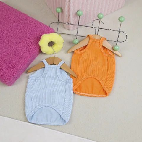 Gilet pour Chien et Chat en Mélange de Coton Maille Côtelée Vêtements Avec Écusson Vintage et Anneau en D Décontracté Doux Débardeur pour Chiot
