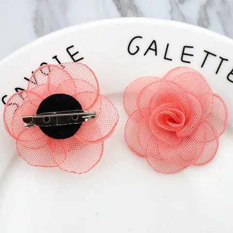 Handgefertigte Netz Rose Blume Brosche Pin Elegante Mehrlagige Brennkante Florale Brustnadel Für Kleidung Schal Damen Dekoration