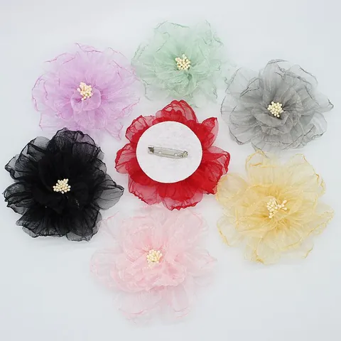 Broche Fleur de Pivoine en Organza Faite à la Main pour Femmes Style Forêt Doux Épingle à Fleur en Tissu pour Costume Mariage