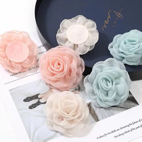 Accessorio in Tessuto Fiore di Camelia in Organza Fatto a Mano Elegante Molletta per Capelli Floreale Spilla Multiuso per Fai Da Te