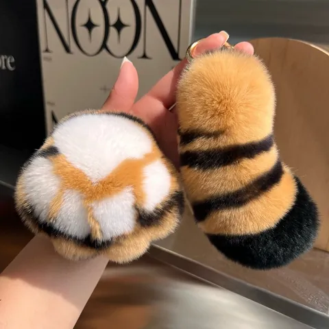 Cute Plush Tiger Tail Claw Keychain Faux Fur Bag Pendant For Women Car Keyring Handbag Backpack Accessories Ornament