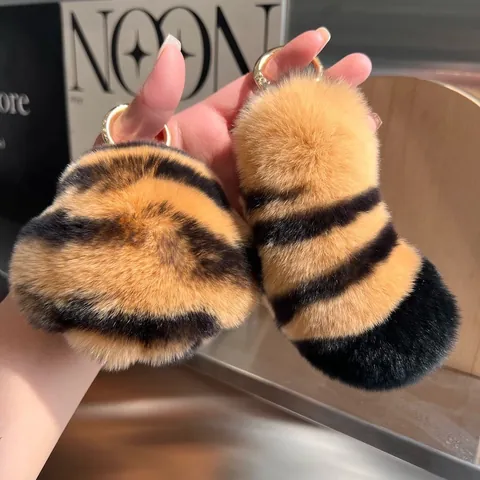 Cute Plush Tiger Tail Claw Keychain Faux Fur Bag Pendant For Women Car Keyring Handbag Backpack Accessories Ornament