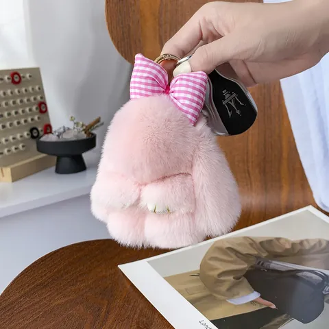 Portachiavi con Coniglio in Vera Pelliccia di Coniglio Rex per Donna Simpatico Ciondolo per Borsa con Fiocco a Quadretti e Anello in Metallo