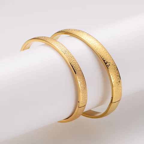 304 Stainless Steel 18K Gold Plated Hammered Spotted Bangle High-End Minimalist Personalized Trend Fashion Jewelry Hand Cuff