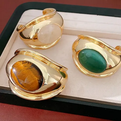 Westlicher Stil Übertriebener Verdrehter Legierungs Armreif Für Damen Großer Ovaler Tigerauge Rosenquarz Aventurin Naturstein Inlaid Schmuck