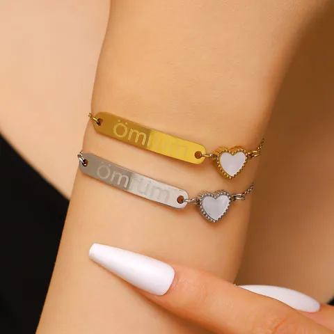 Bracelet Pendentif Cœur en Acier Inoxydable pour Femmes Hommes Omrum Lettre Gravée Barre Couple Chaîne Réglable Bijoux Cadeau