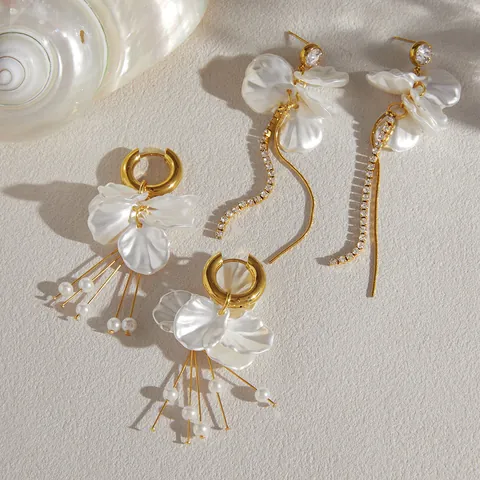 Fashion Stainless Steel Petal Tassel Earrings For Women Gold Plated Acrylic Flower Artificial Pearl Rhinestone Drop Earrings Vacation Jewelry