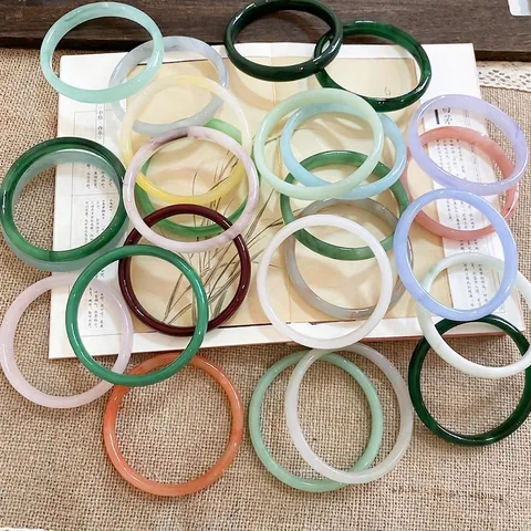 Minimalistischer Runder Chalcedon Armreif Für Damen Eleganter Einfacher Jade-Stil Handschmuck Geschenk Für Bankett Alltagsdeko