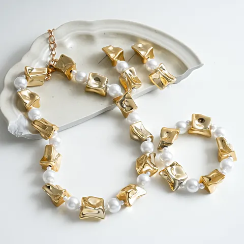Westlicher Vintage Pleated Quadratisch Kunststoff Anhänger Künstliche Perle Halskette Armband Ohrringe Schmuck Set Für Damen Party