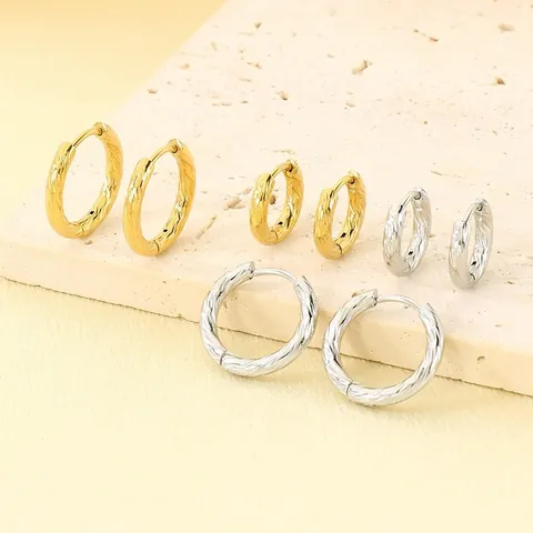Minimalist Stainless Steel Mobius Twisted Hoop Earrings For Men Women Geometric Spiral Texture Huggie Earrings Fashion Jewelry Gift