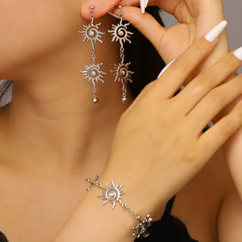 Set di Gioielli in Lega con Spirale Solare Vintage per Donna Orecchini Etnici Bohémien con Strass Bracciale Catena da Vita