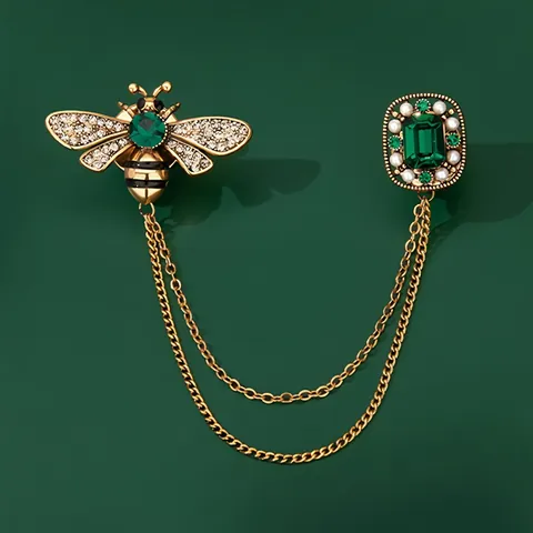 Vintage Bee Tassel Chain Brooch For Women Gold Alloy Green Rhinestone Emerald Cut Gemstone Insect Enamel Lapel Pin Jewelry
