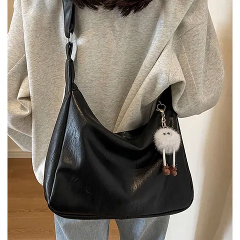 Women Large Capacity Soft PU Leather Shoulder Bag Minimalist Hobo Crossbody Bag With Plush Pendant Casual Commuter Tote Bag