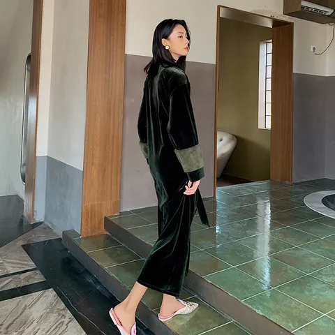 Women's Velvet Long Robe Floral Embroidery V-Neck Wrap Pajamas Luxury Sleepwear Winter Warm Bathrobe With Fur Cuffs