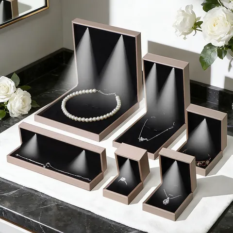 Brushed PU Leather LED Jewelry Box With Spotlight Champagne Gold Gift Box For Ring Pendant Necklace Bangle Engagement Wedding