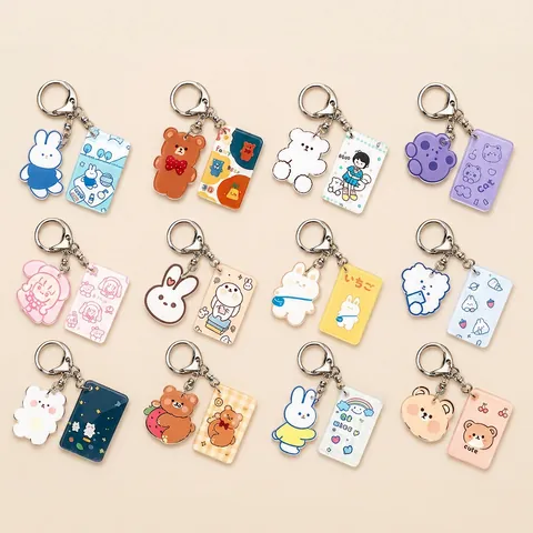 Simpatico Portachiavi in Acrilico a Cartoni Animati con Doppio Ciondolo a Forma di Orso e Coniglio per Decorazione Borsa