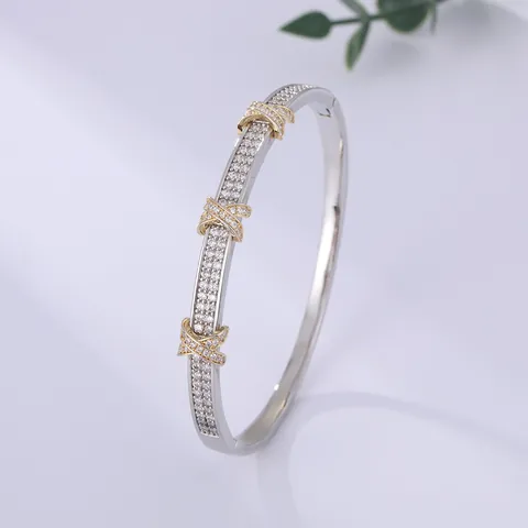 Bracciale Rigido In Rame Placcato Oro 18K Forma A X Croce Micro Pavè Zirconia Gioielli Di Lusso Eleganti Da Donna