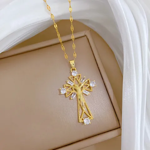 Jezus Kruisbeeld Hanger Ketting Titanium Staal Koper Micro Ingelegd Zirkoon Religieuze Sieraden Voor Mannen Vrouwen Verguld